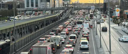 İstanbul'da bazı yollar trafiğe kapandı