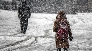 İstanbul'da eğitime kar engeli: Bazı ilçelerde okullar tatil edildi