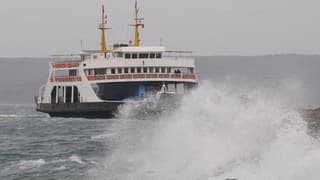 İstanbul'da ulaşıma fırtına engeli: Tüm vapur seferleri durduruldu