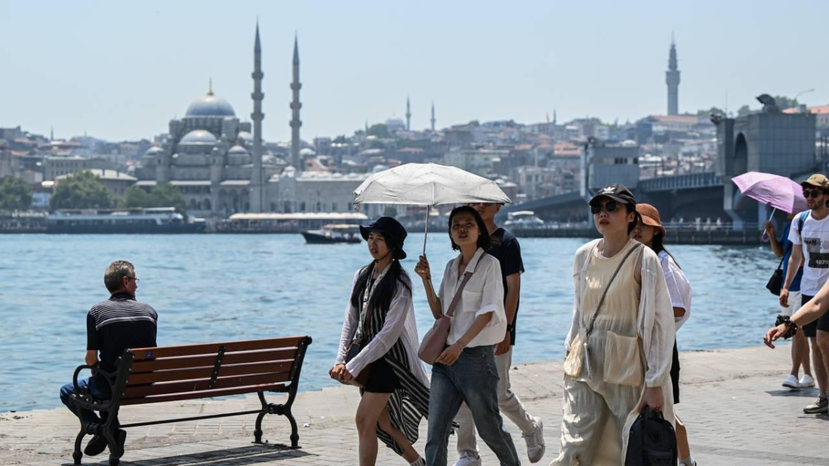 İstanbul için bunaltıcı sıcak uyarısı: Nem yüzde 95'e çıkacak