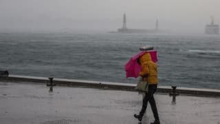 İstanbul için fırtına ve sağanak yağış alarmı: AKOM saat vererek uyardı