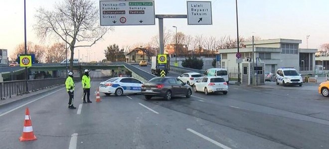 İstanbul Valiliği duyurdu: Saraçhane mitingi öncesi bazı yollar trafiğe kapatıldı