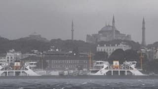 İstanbul Valiliği'nden kuvvetli rüzgar uyarısı