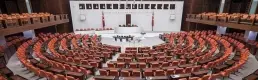 İstifalar sonrası Meclis'te sandalye dağılımı değişti: CHP artık 5. parti