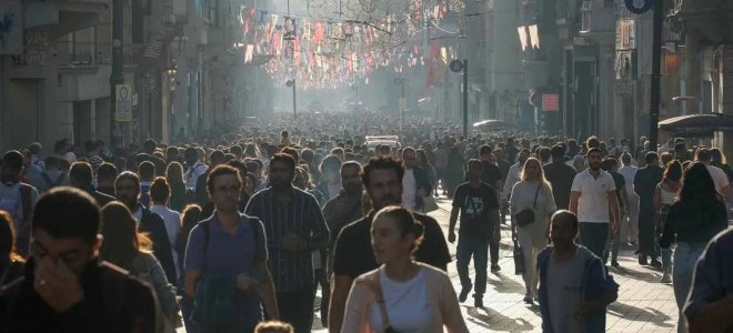 İstihdamda güçlü artış: İşsizlik oranı son 42 çeyreğin en düşüğünde