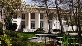 İsviçre Tahran Büyükelçiliği'ni yeniden açtı