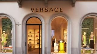 İtalyan moda devi Prada, Versace’yi satın almayı değerlendiriyor