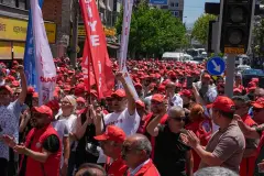 İzmir Büyükşehir Belediyesi işçileri iş bıraktı