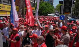 İzmir Büyükşehir Belediyesi işçileri iş bıraktı