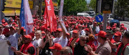 İzmir Büyükşehir Belediyesi işçileri iş bıraktı