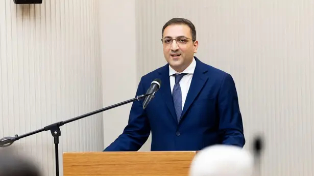İzmir'de Seferihisar ve Balçova belediye başkanları gözaltına alındı