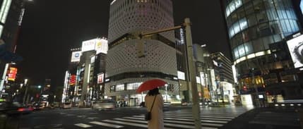 Japonya'da Kovid-19'a karşı 297 milyar dolarlık rekor ek bütçe yasalaştı