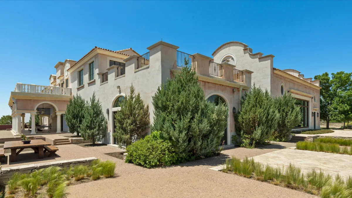 Jeffrey Epstein’in New Mexico’daki çiftliğinde arama başlatıldı