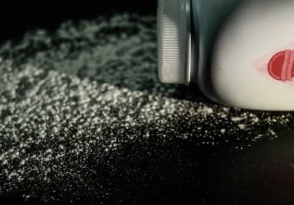 Johnson&Johnson, "bebek pudrası" davalarını çözmek için 700 milyon dolar ödeyecek
