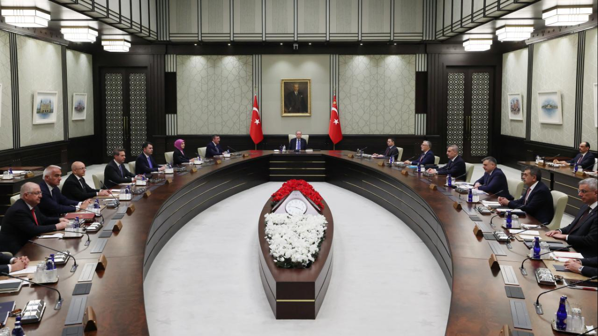 Kabine fon gündemiyle toplanıyor