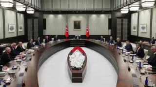 Kabine fon gündemiyle toplanıyor