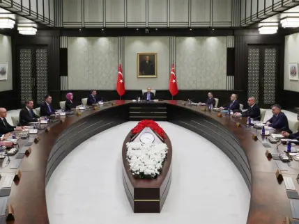 Kabine fon gündemiyle toplanıyor