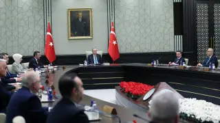 Kabine iki haftalık aranın ardından bugün toplanıyor