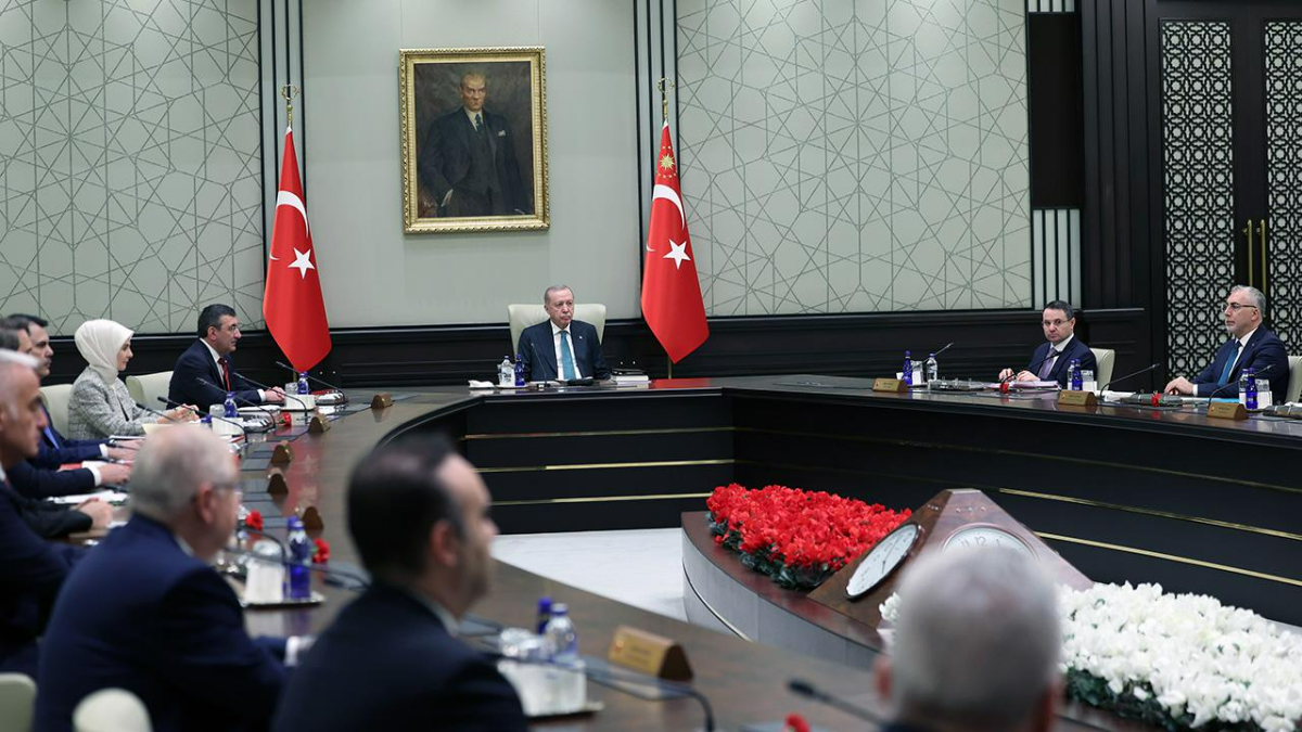 Kabine iki haftalık aranın ardından toplanıyor: İşte masadaki başlıklar