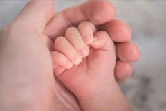 KAGİDER'den doğum izni yorumu: İşveren bacağı kısa kalmış