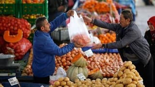 KAMU-AR: Ekonomi politikalarının faturası çalışanlara kesildi