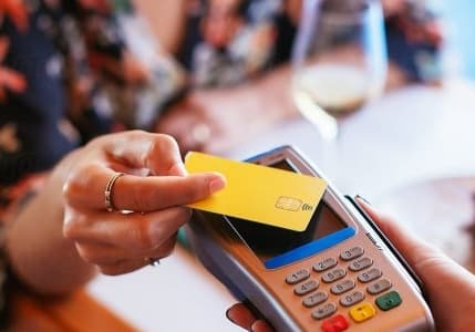 Kartlarla yapılan her 5 ödemenin 2'si banka kartlarıyla gerçekleşti
