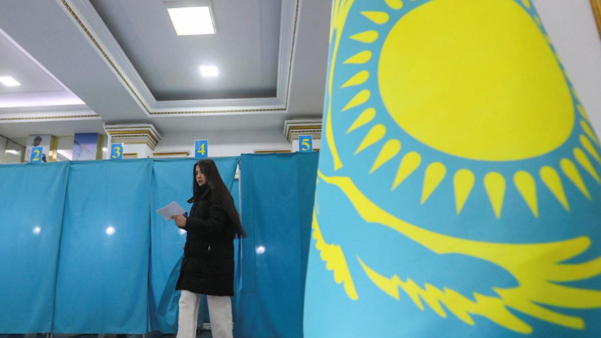 Kazakistan halkı yeni anayasa taslağına destek verdi
