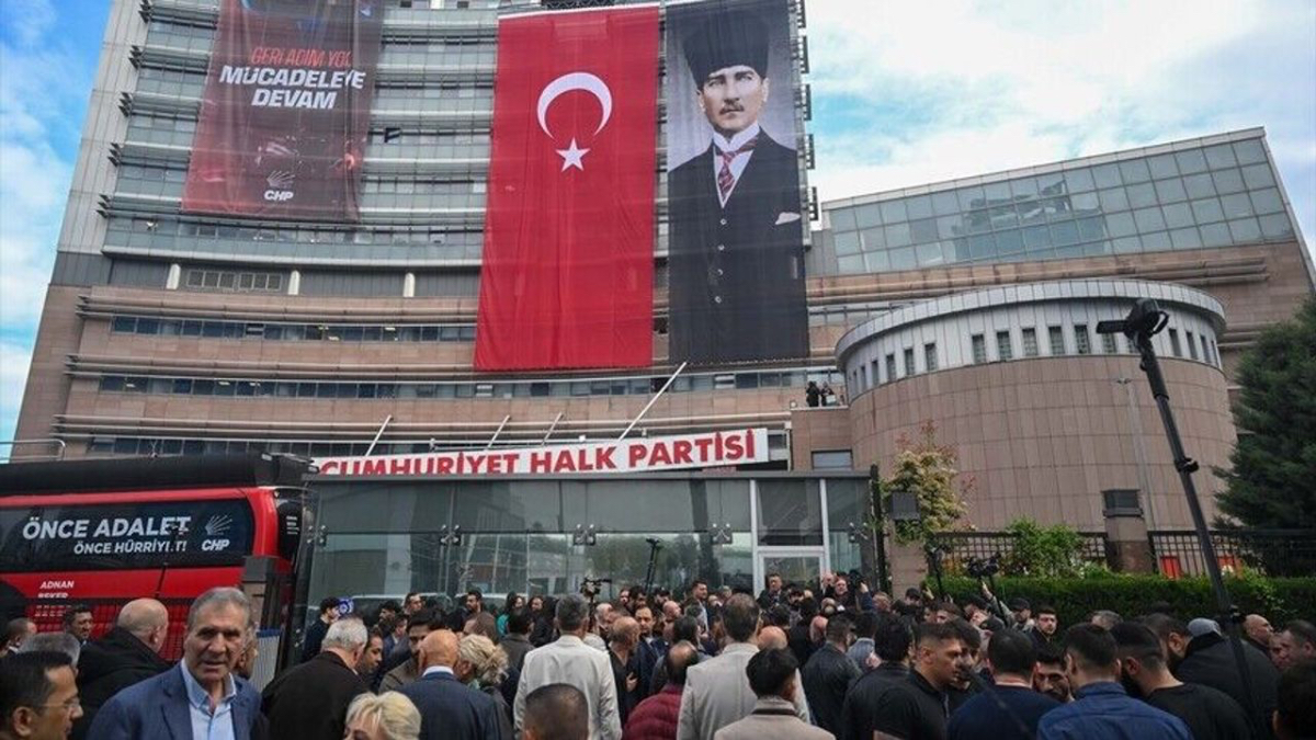 Kemal Kılıçdaroğlu, uzun zaman sonra CHP Genel Merkezi'nde