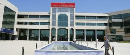 Kepez Kaymakamlık binasında silah sesleri duyuldu