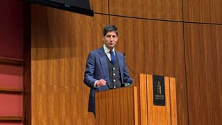 Kevin Warsh başkan adaylığı için komiteden onay aldı
