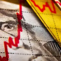Kıymetli metallerde dolar ve faiz baskısı arttı