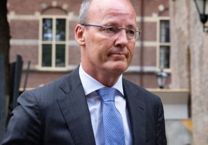 Knot: ECB şubat ve mart aylarında faizleri 50 bp artıracaktır