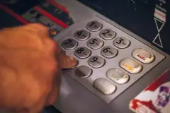 Komisyon karşılığı banka hesabı kiralayanlara operasyon