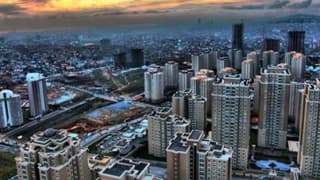 Konut fiyatları Mart'ta yüzde 13.58 düştü