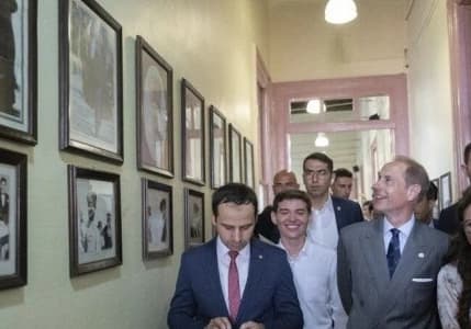 Kraliçe 2. Elizabeth'in oğlu Prens Edward, Kabataş Erkek Lisesi'ni ziyaret etti