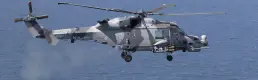 Kraliyet Donanması'na ait helikopter düştü