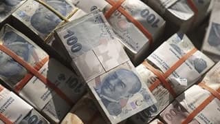 Kredi arayışı hızlandı, mevduata ilgi azaldı