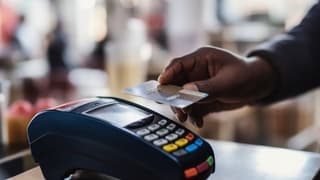 Kredi kartı harcamalarında rekor tazelendi