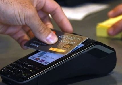 Kredi kartlarındaki komisyon artışını tüketicilere yansıtan işletmelere tepki