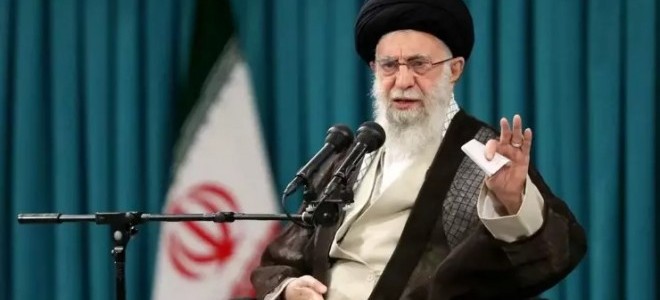 Kremlin uyardı: Hamaney'e saldırı Pandora'nın kutusunu açar