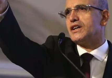 Küresel belirsizliklere rağmen Mehmet Şimşek'ten cari dengede iyimser beklenti