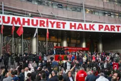 Kurultay için yeni hamle: Özgür Özel'in ekibi PM'den istifa etti