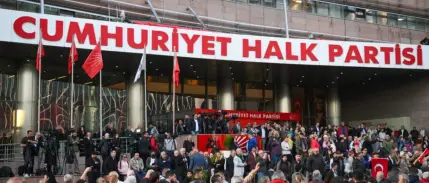 Kurultay için yeni hamle: Özgür Özel'in ekibi PM'den istifa etti