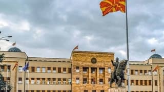 Kuzey Makedonya bekarlara ek vergi getirmeye hazırlanıyor