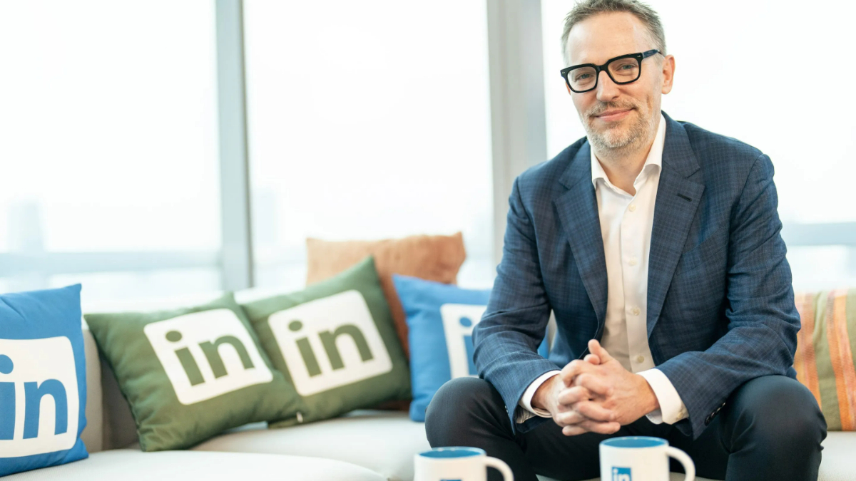 LinkedIn CEO'su: İnsan odaklı yetenekler her zamankinden daha değerli hale geldi