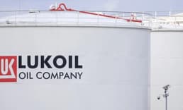 Lukoil uluslararası varlıklarını Carlyle'ye satıyor
