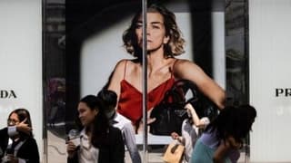 Lüks moda devi Prada, Versace’yi satın aldı