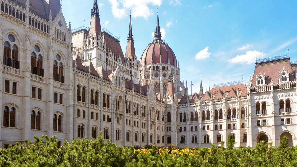 Macaristan Merkez Bankası 1,5 yılın ardından faiz indirimine gitti