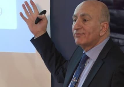 Mahfi Eğilmez: ABD sıkıntılı bir döneme doğru gidiyor