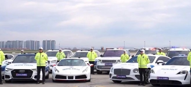 Mahfi Eğilmez sordu: Maserati'li polisi gören, enflasyonun düşeceğine inanır mı?